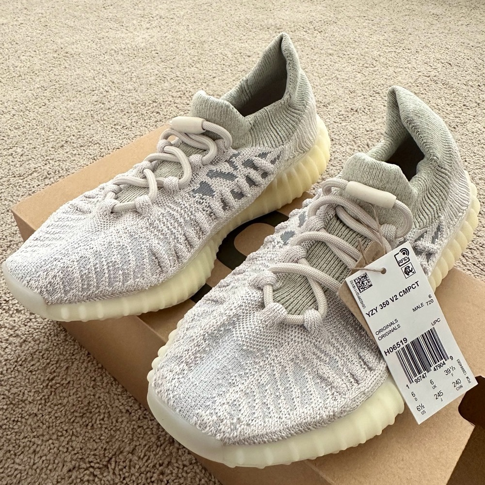 YEEZY 350 V2 Compact SLATE BONE